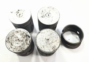 GAZ 69 Fso Warszawa tłoki + pierścienie 83,50